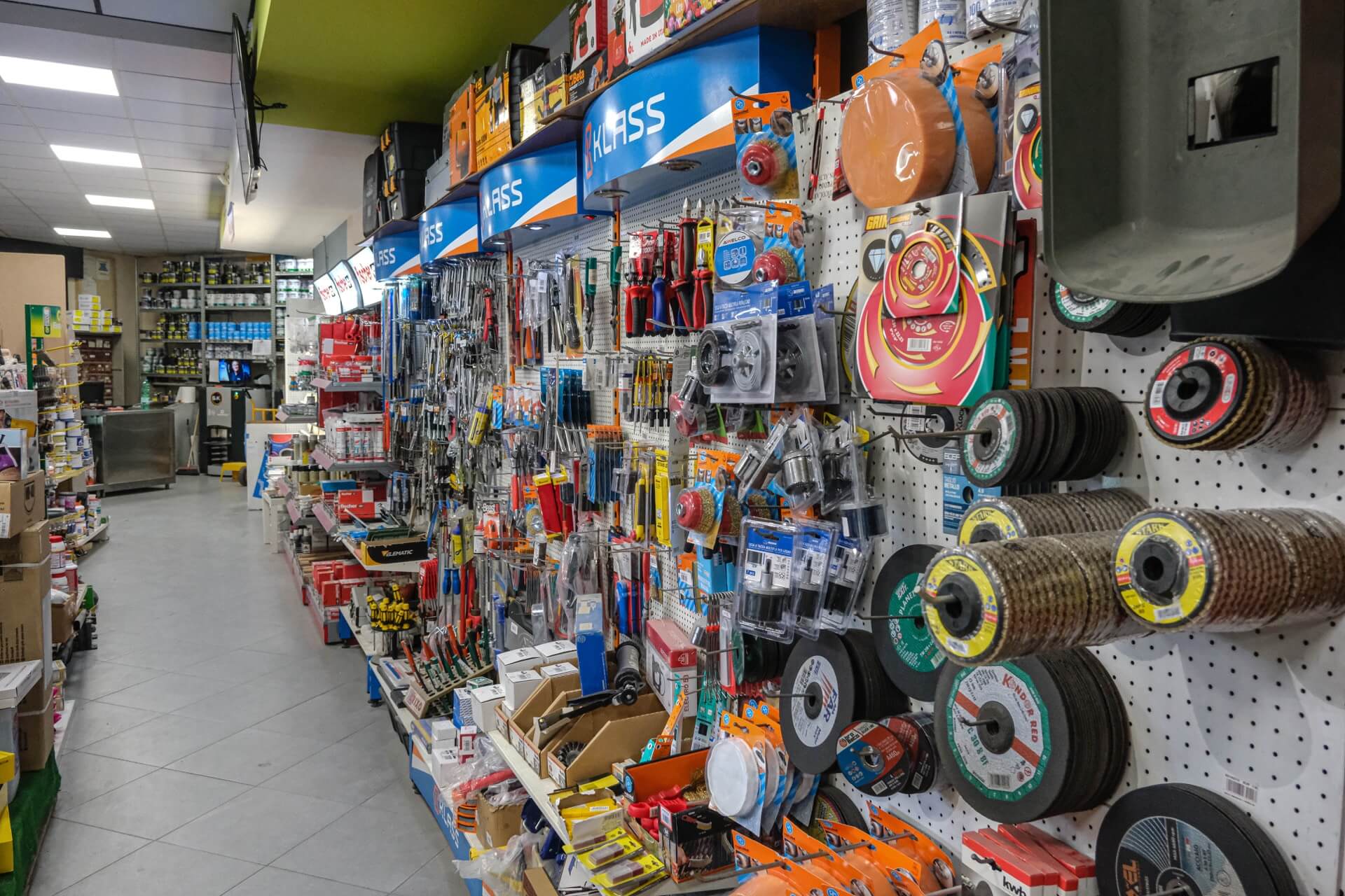 Fornitura di ferramenta e pitture PICA FERRAMENTA SRL a Afragola e Casoria