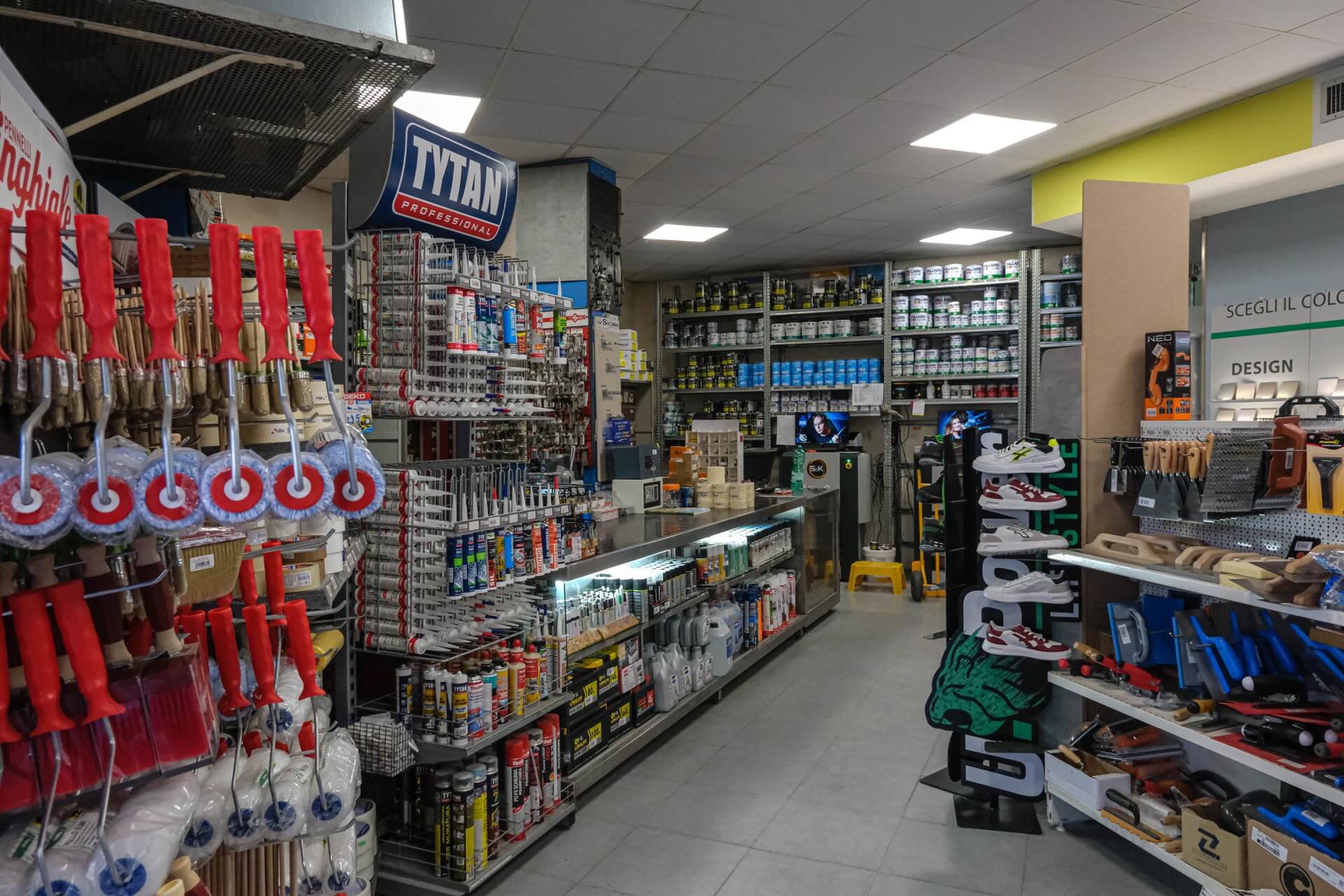 Fornitura di ferramenta e pitture PICA FERRAMENTA SRL a Afragola e Casoria